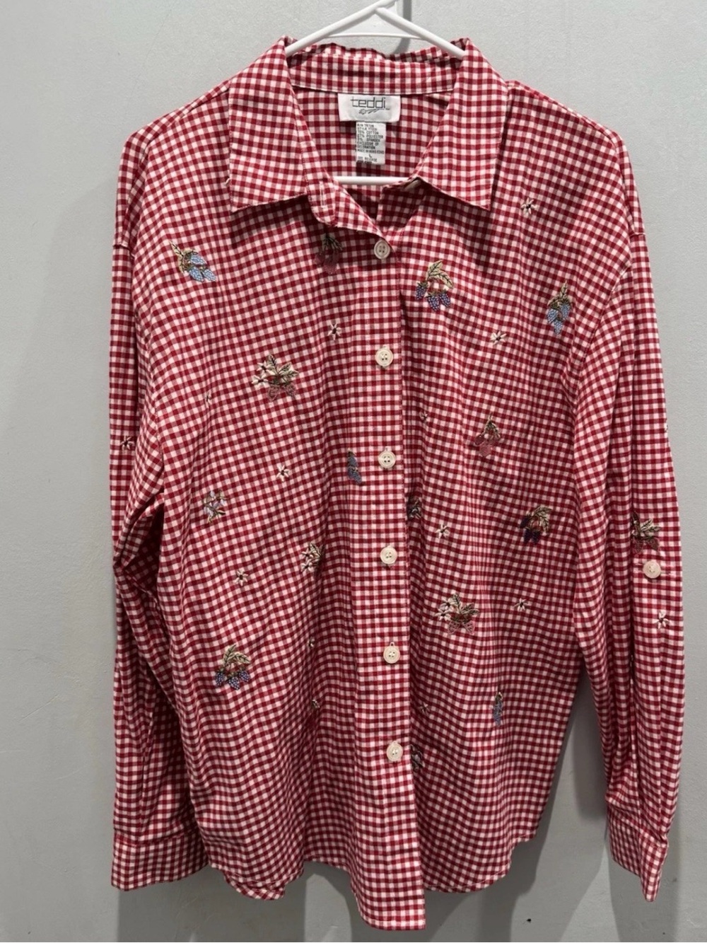 Vintage Teddi Women Size LARGE Button Up Fruit Embroidered Grandma Shirt Plaid